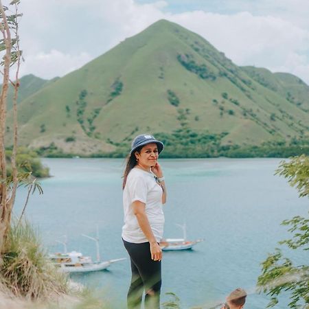 Komodoku One Love Homestay And Tour Labuan Bajo Dış mekan fotoğraf