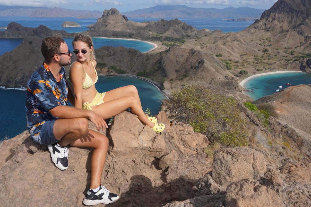 Komodoku One Love Homestay And Tour Labuan Bajo Dış mekan fotoğraf