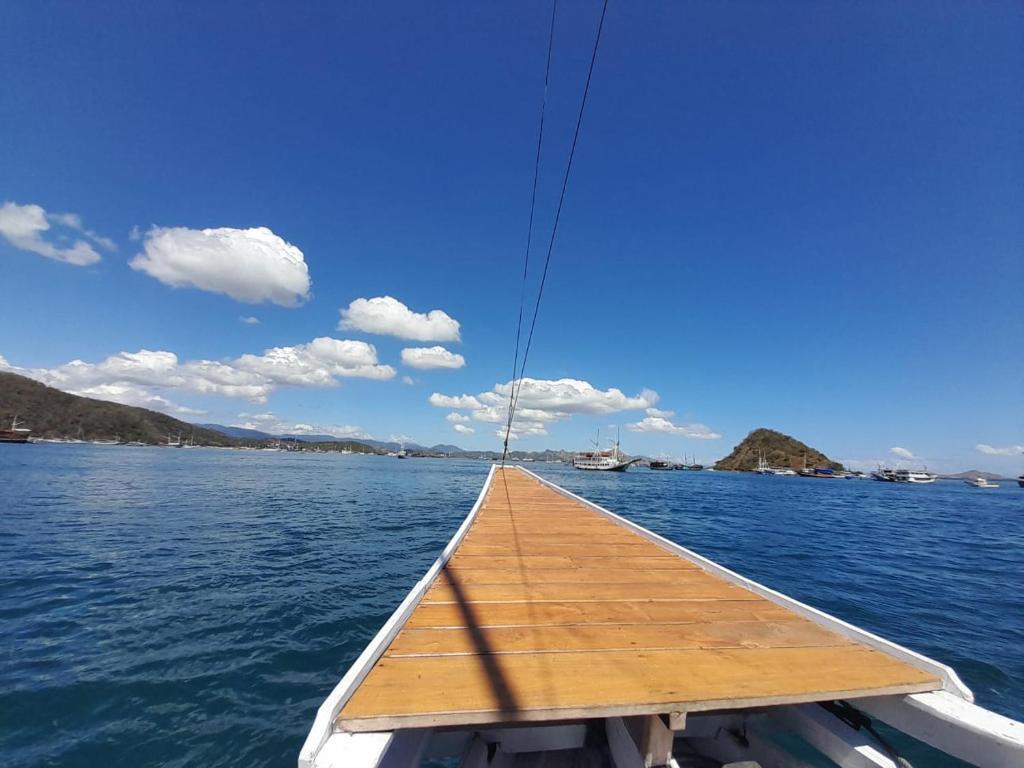 Komodoku One Love Homestay And Tour Labuan Bajo Dış mekan fotoğraf
