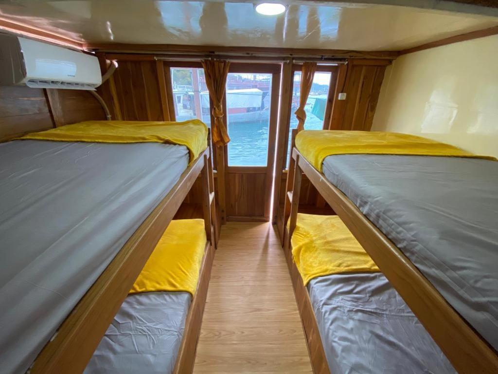 Komodoku One Love Homestay And Tour Labuan Bajo Dış mekan fotoğraf