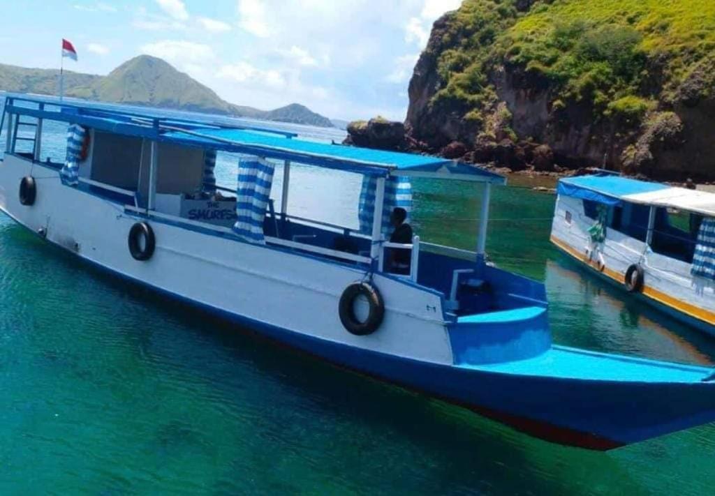 Komodoku One Love Homestay And Tour Labuan Bajo Dış mekan fotoğraf