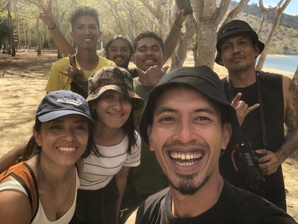 Komodoku One Love Homestay And Tour Labuan Bajo Dış mekan fotoğraf