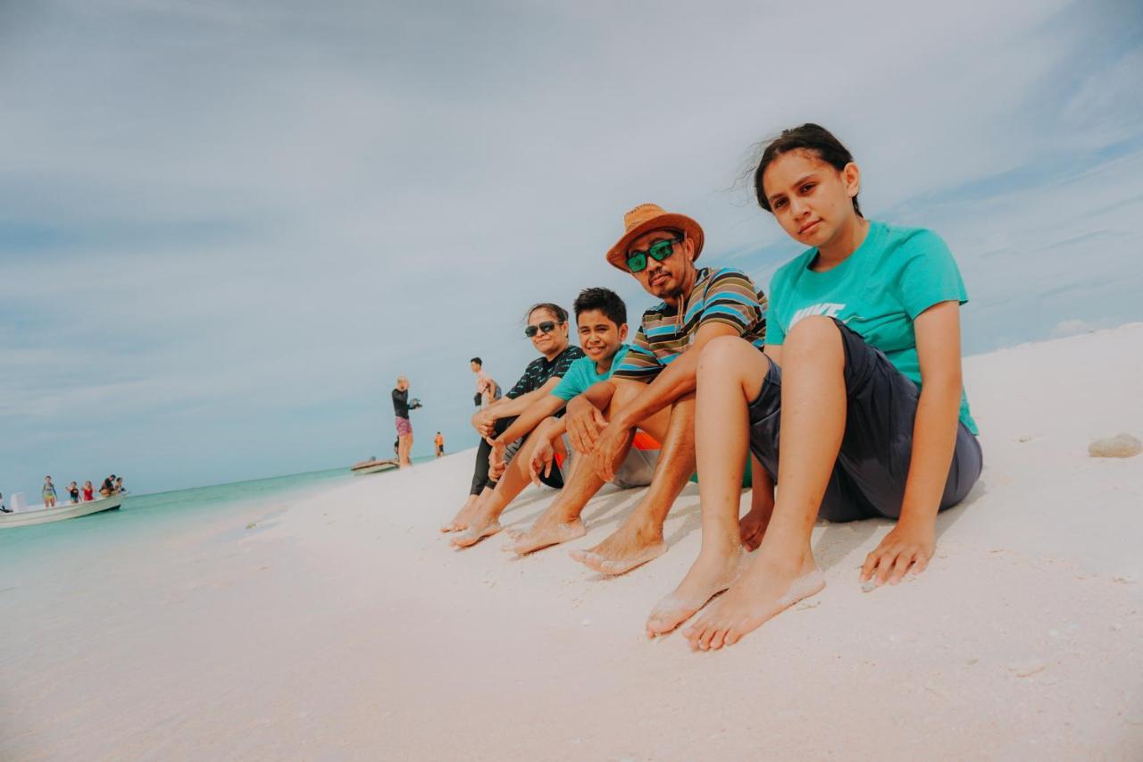 Komodoku One Love Homestay And Tour Labuan Bajo Dış mekan fotoğraf