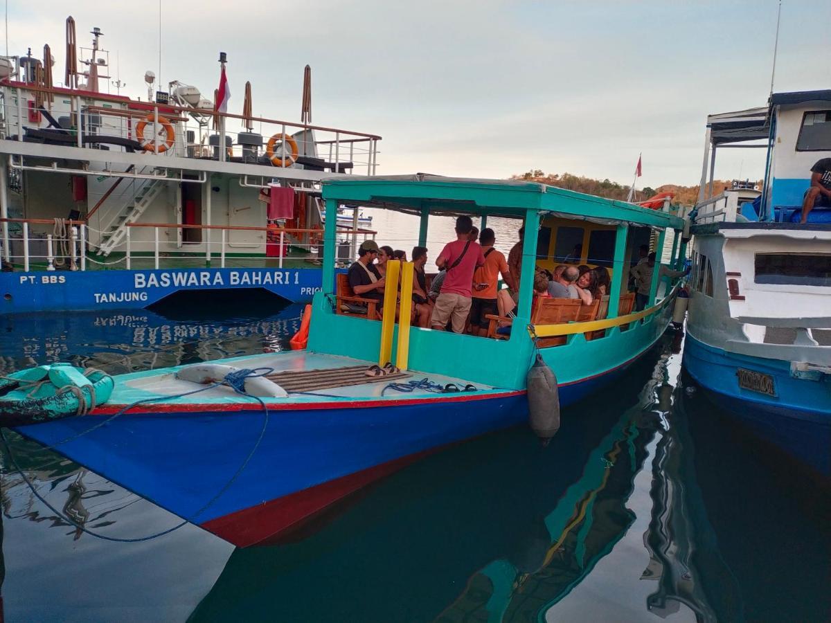 Komodoku One Love Homestay And Tour Labuan Bajo Dış mekan fotoğraf