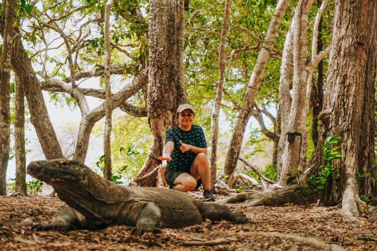 Komodoku One Love Homestay And Tour Labuan Bajo Dış mekan fotoğraf