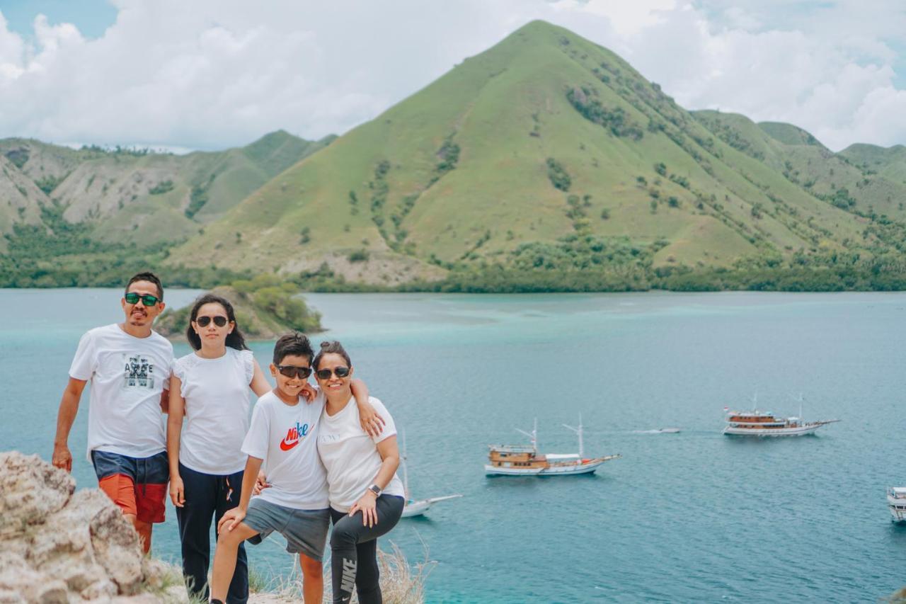 Komodoku One Love Homestay And Tour Labuan Bajo Dış mekan fotoğraf