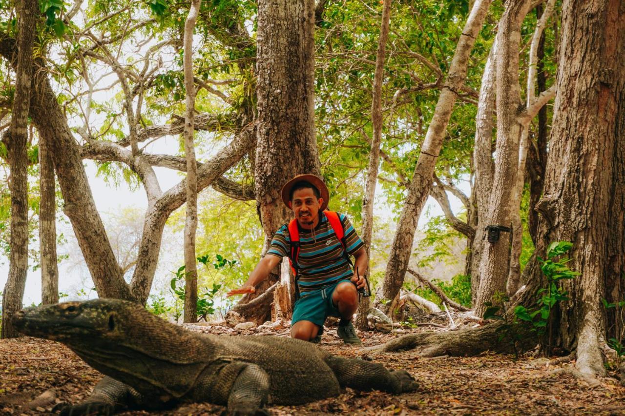 Komodoku One Love Homestay And Tour Labuan Bajo Dış mekan fotoğraf