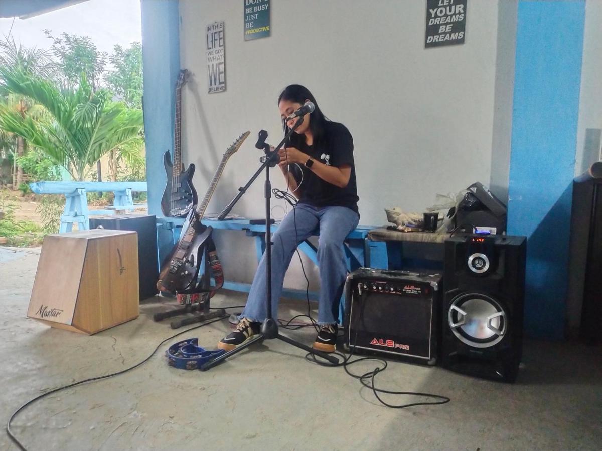 Komodoku One Love Homestay And Tour Labuan Bajo Dış mekan fotoğraf