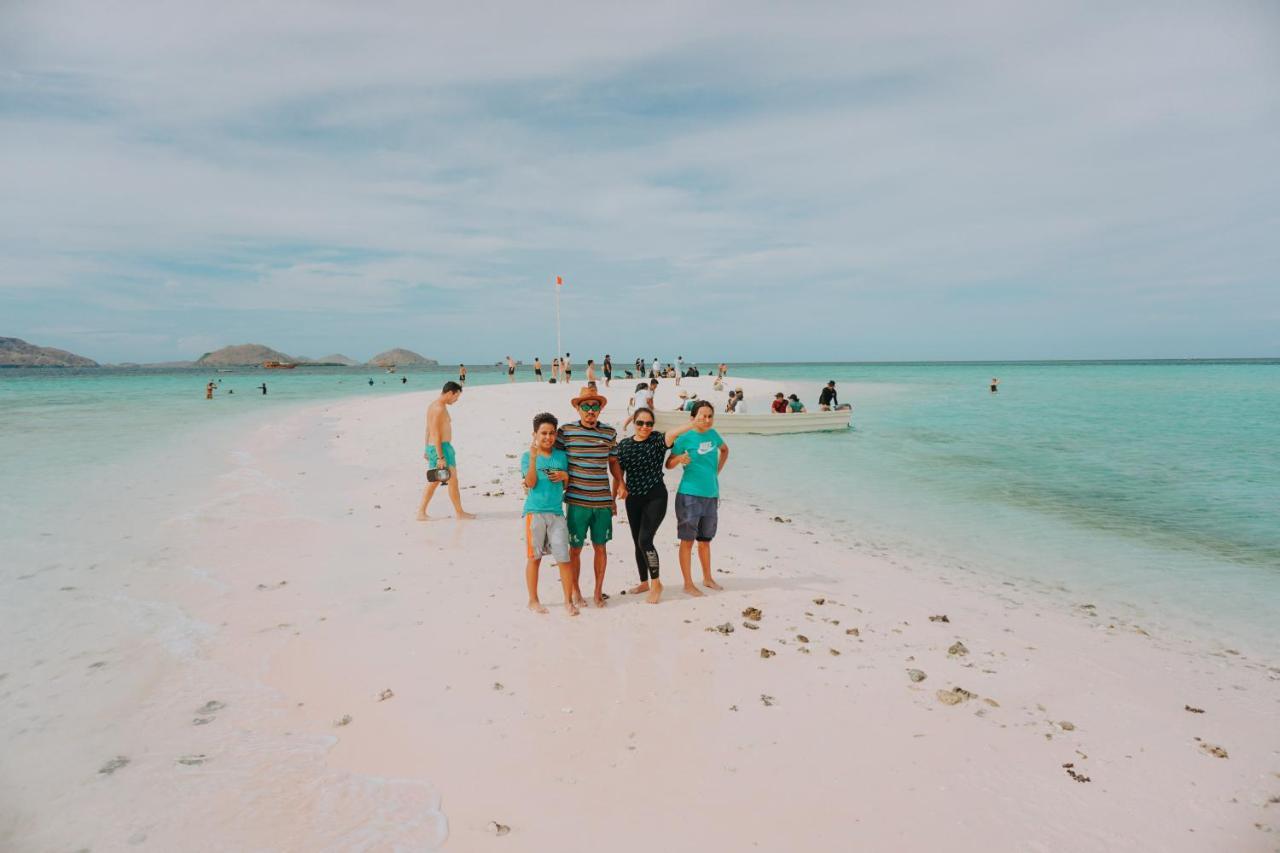 Komodoku One Love Homestay And Tour Labuan Bajo Dış mekan fotoğraf