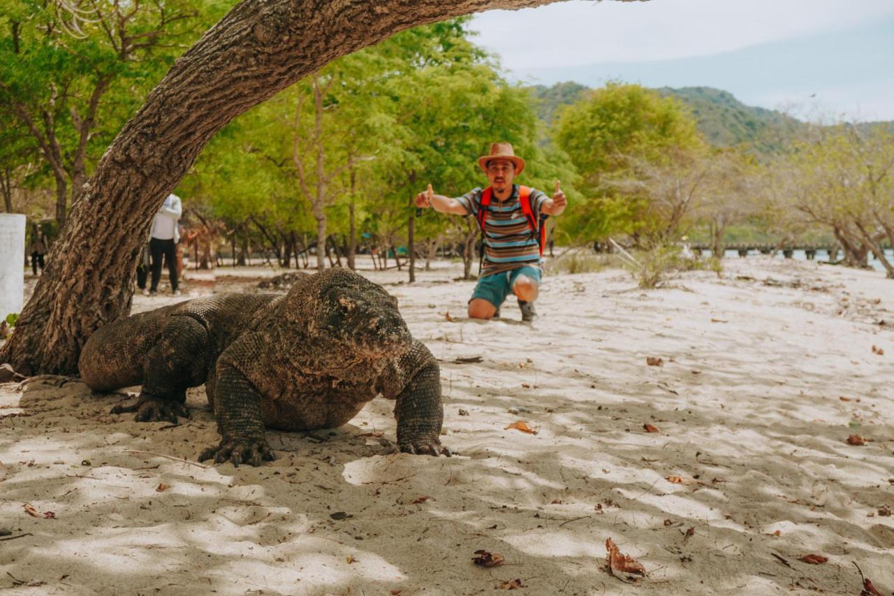Komodoku One Love Homestay And Tour Labuan Bajo Dış mekan fotoğraf