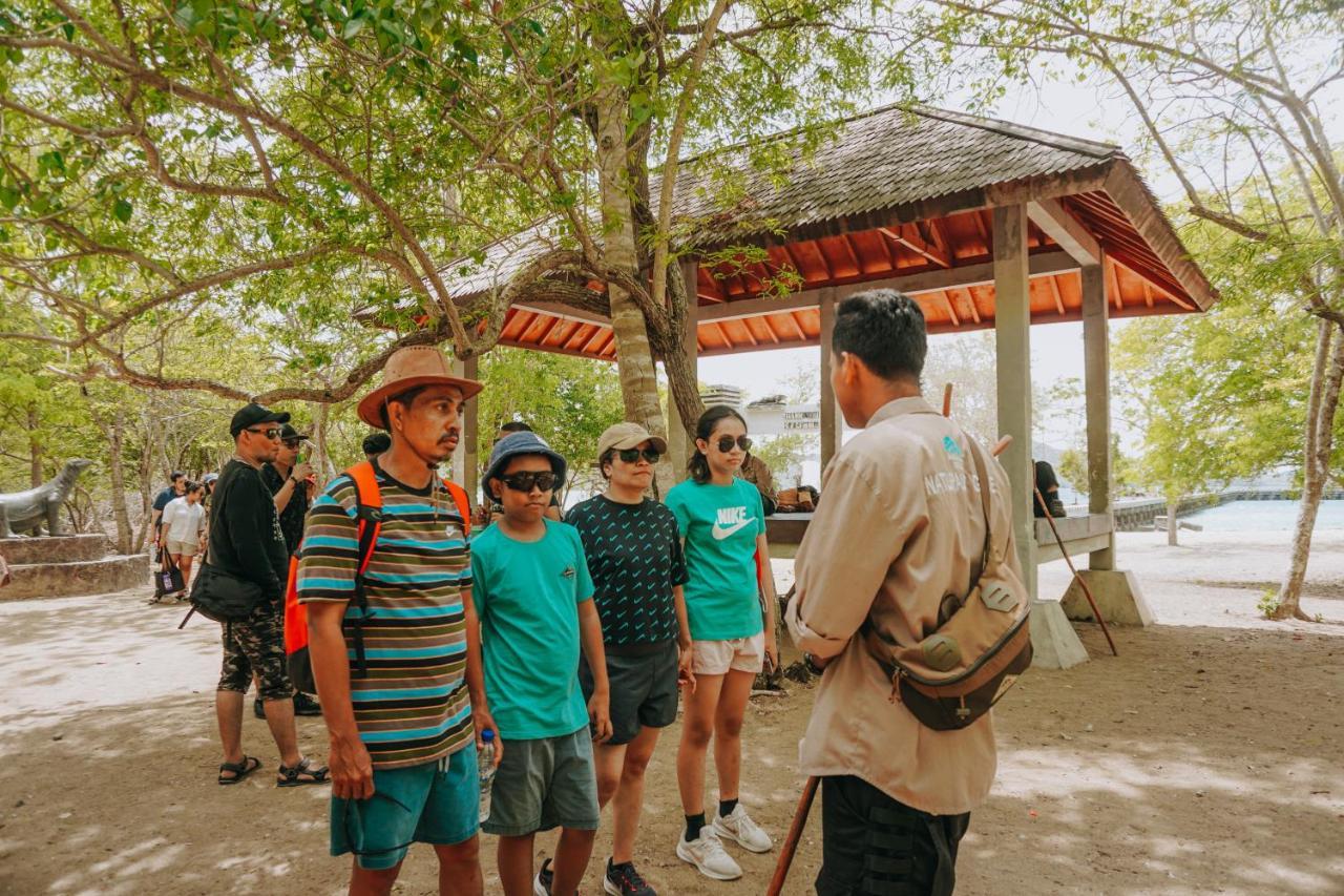 Komodoku One Love Homestay And Tour Labuan Bajo Dış mekan fotoğraf