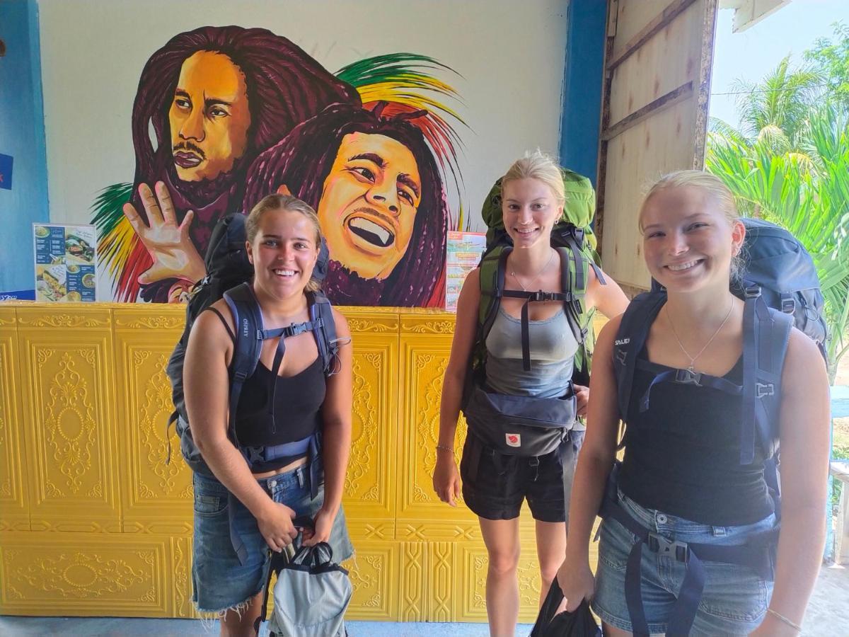 Komodoku One Love Homestay And Tour Labuan Bajo Dış mekan fotoğraf