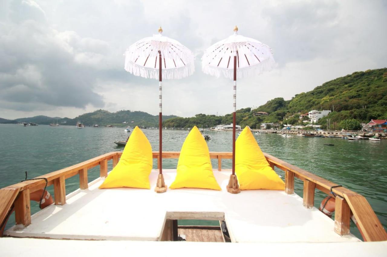 Komodoku One Love Homestay And Tour Labuan Bajo Dış mekan fotoğraf