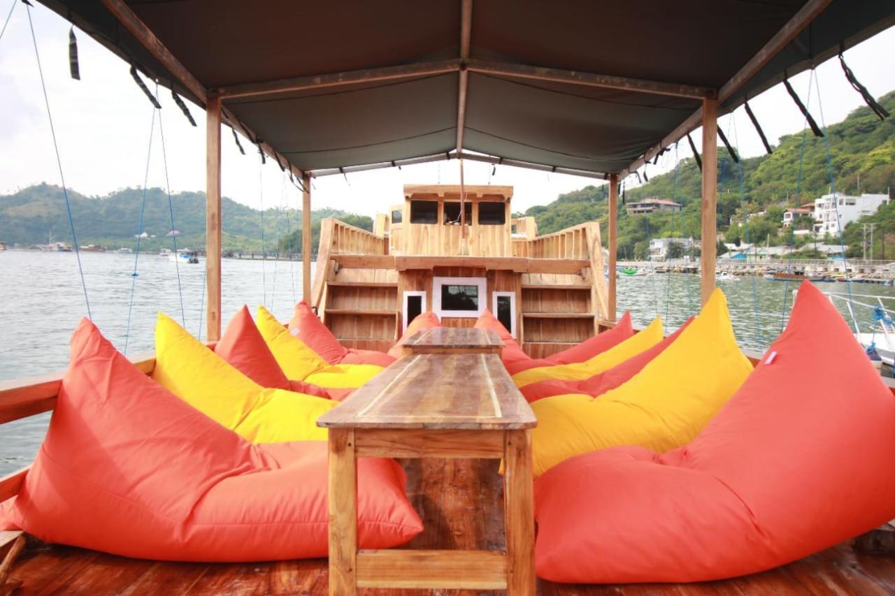 Komodoku One Love Homestay And Tour Labuan Bajo Dış mekan fotoğraf