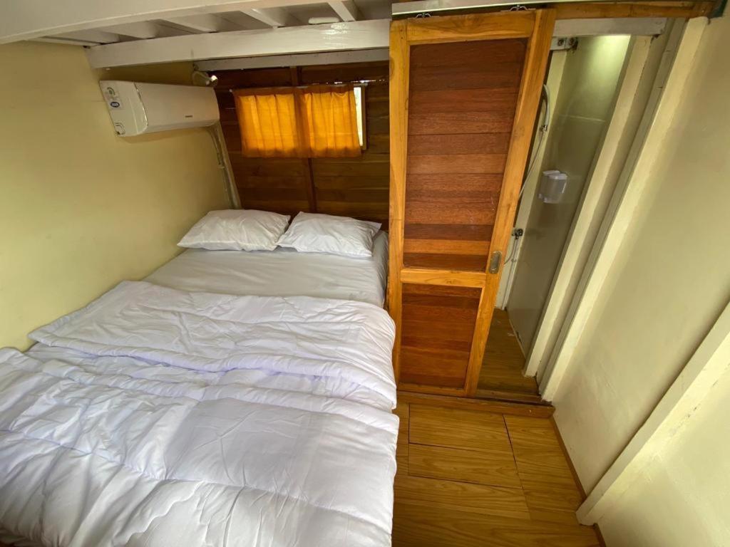 Komodoku One Love Homestay And Tour Labuan Bajo Dış mekan fotoğraf